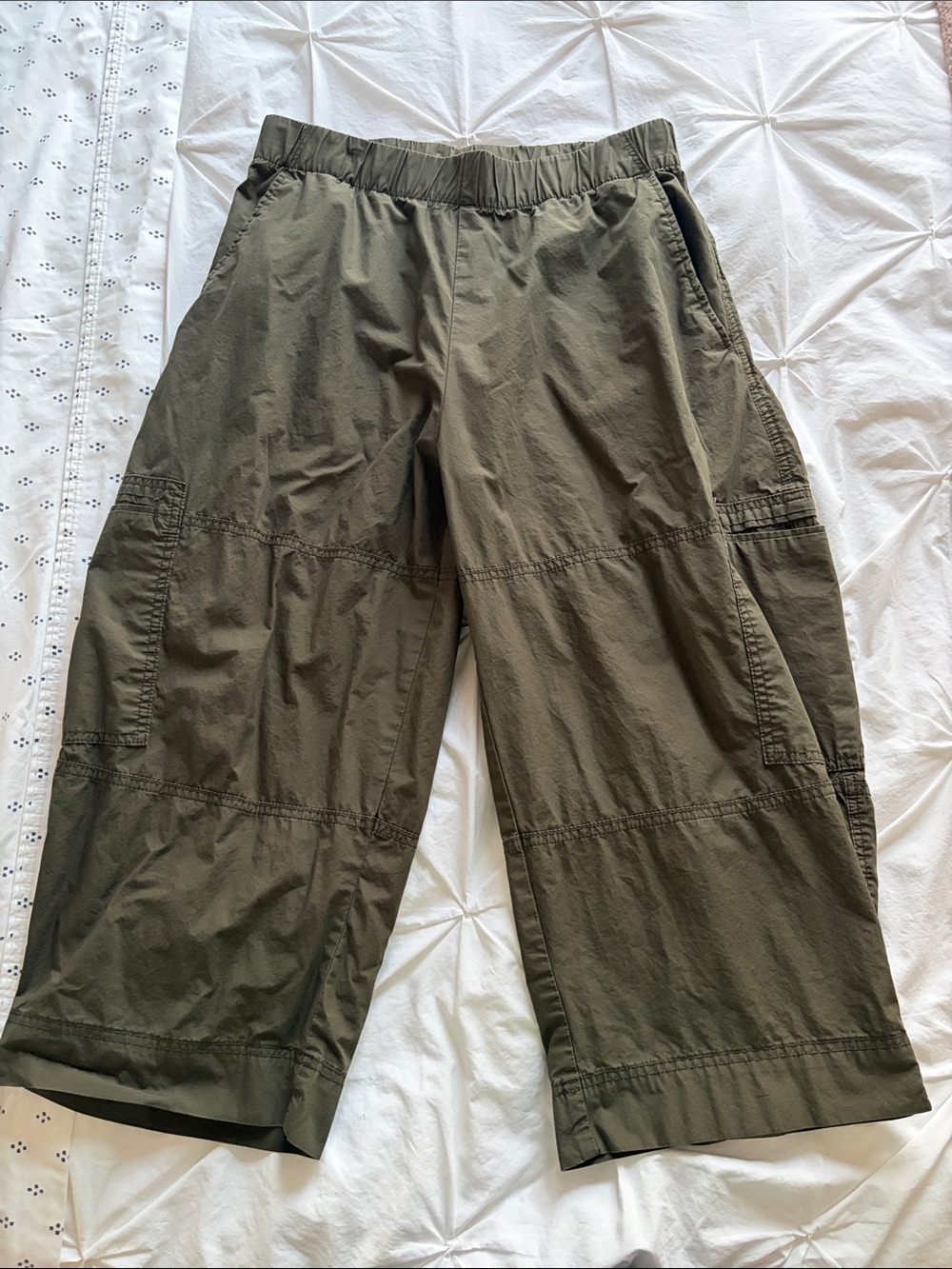 Old Navy Heritage Green mid rise barrel cropped Utility Pants - Women's - Picture 3 of 4